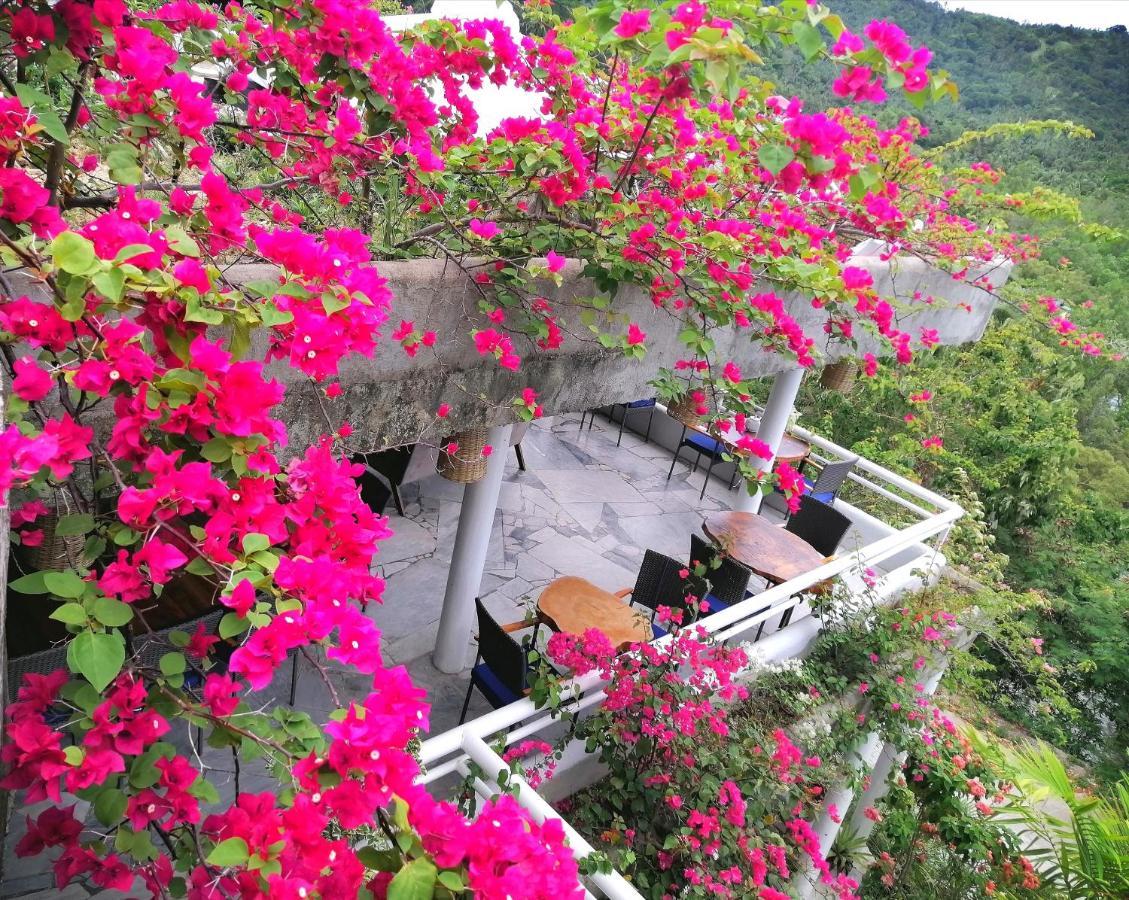 Bed and Breakfast Lonos Circle Private Garden Romblon Екстер'єр фото