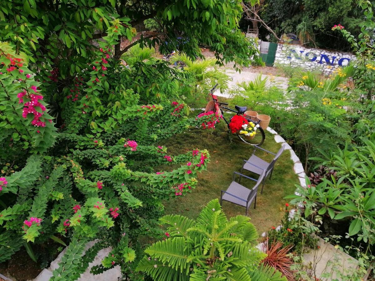 Bed and Breakfast Lonos Circle Private Garden Romblon Екстер'єр фото